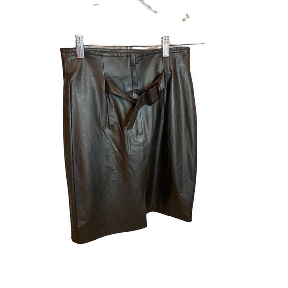 Mini Faux-Leather Black Skirt with Belted Accent Sz S - Picture 2 of 9
